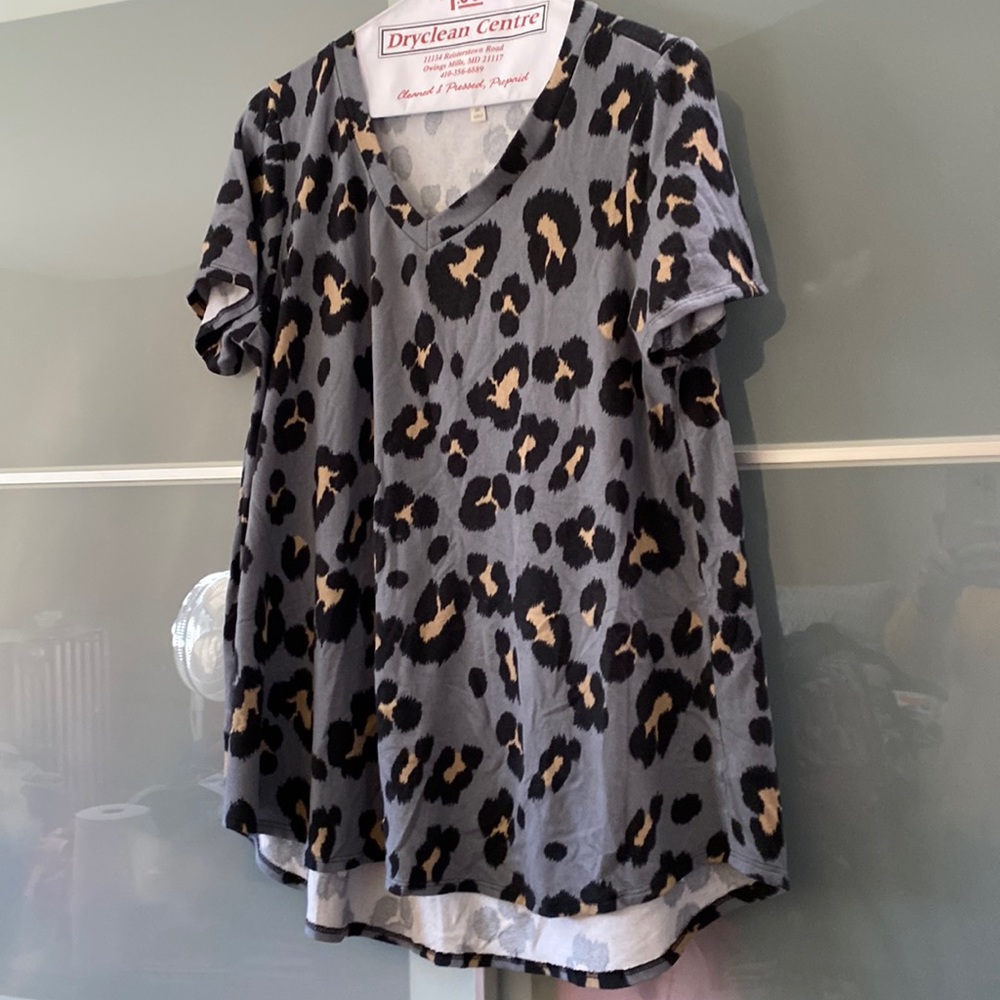 Animal print tee.